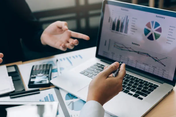 Analysis of statistical data during a working session