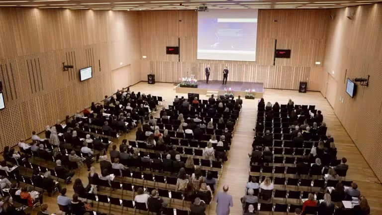 Plenary session in a large lecture theatre